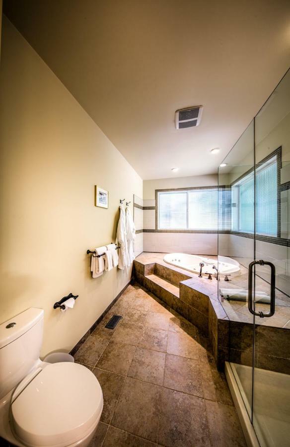Gowlland Harbour Resort Heriot Bay Экстерьер фото