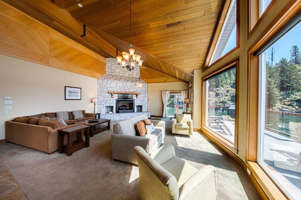 Gowlland Harbour Resort Heriot Bay Экстерьер фото