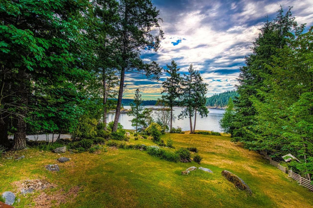 Gowlland Harbour Resort Heriot Bay Экстерьер фото