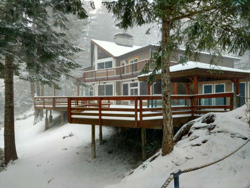 Gowlland Harbour Resort Heriot Bay Экстерьер фото