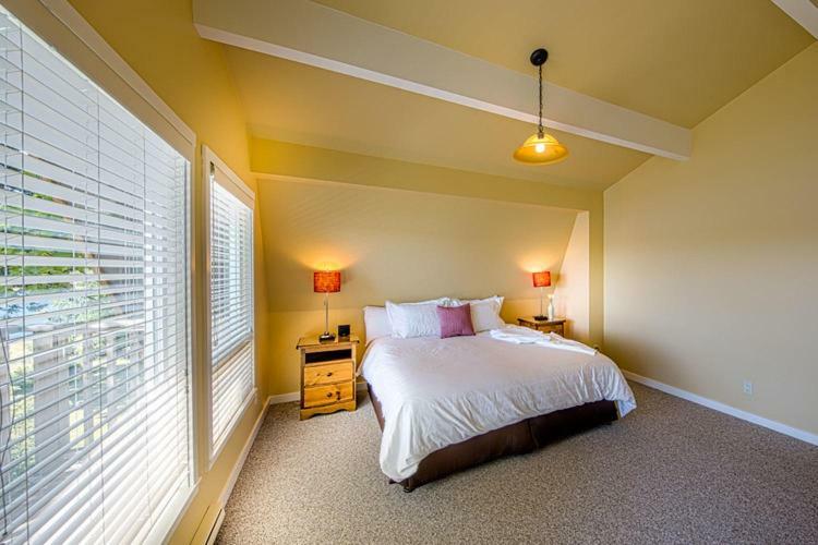 Gowlland Harbour Resort Heriot Bay Экстерьер фото