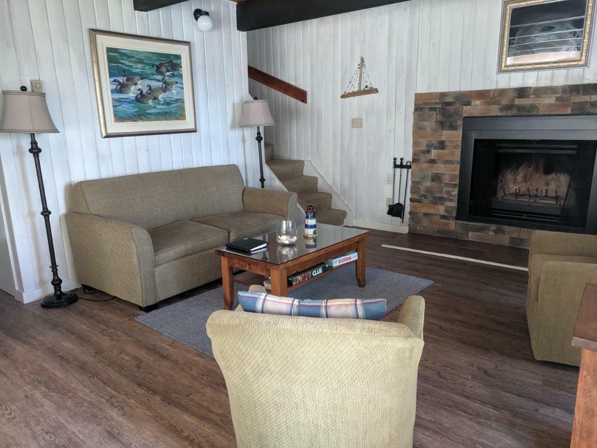 Gowlland Harbour Resort Heriot Bay Экстерьер фото
