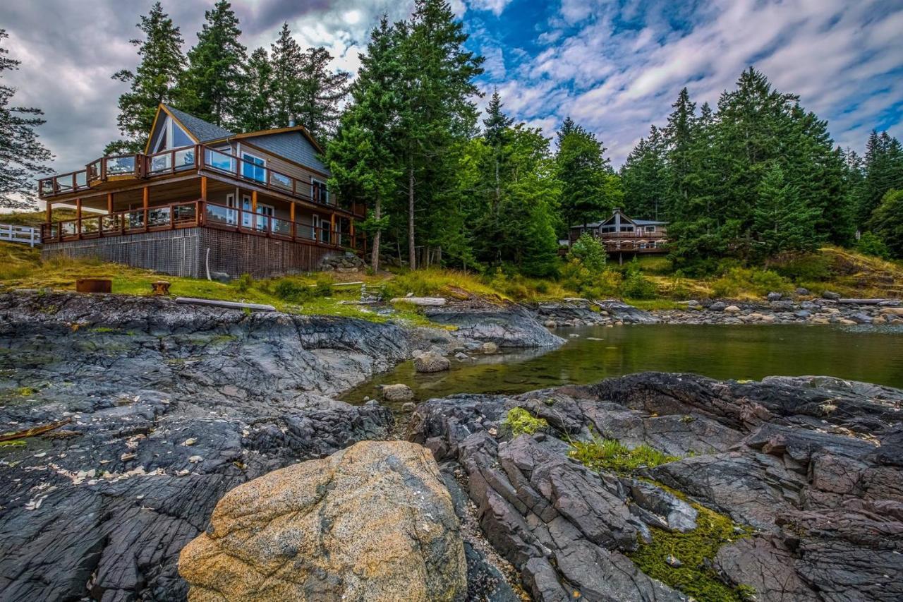 Gowlland Harbour Resort Heriot Bay Экстерьер фото