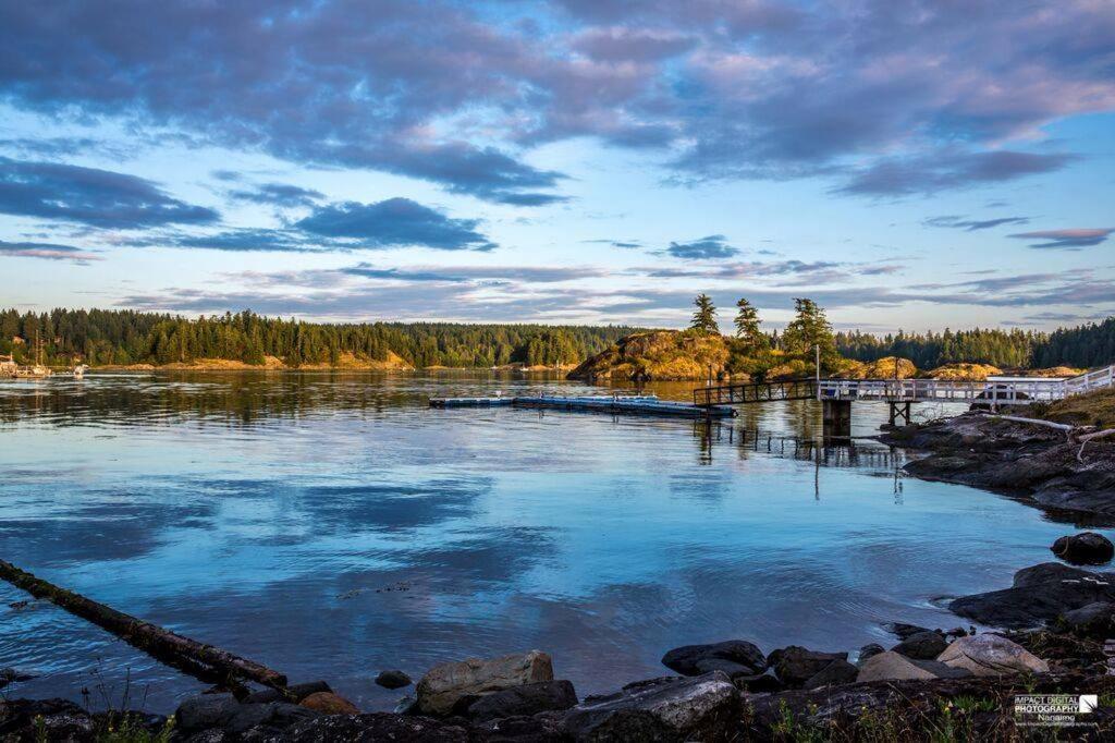 Gowlland Harbour Resort Heriot Bay Экстерьер фото